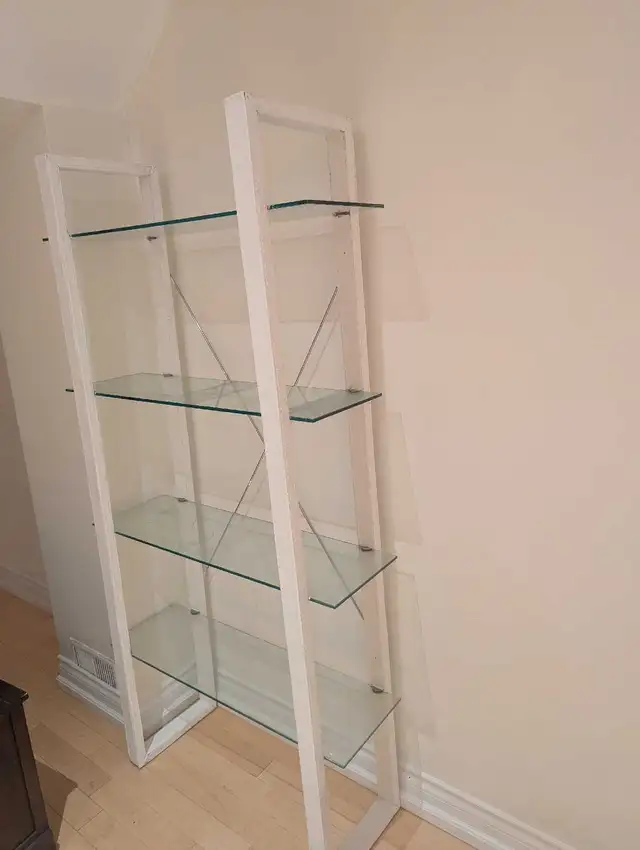 White & Glass Italian Book Shelf in Bookcases & Shelving Units in Mississauga / Peel Region - Image 3