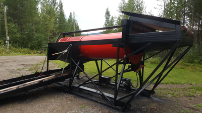 10 to 15 yards per hour depending on material Takes 4" water pump Less than 40 hours; like new so no...
