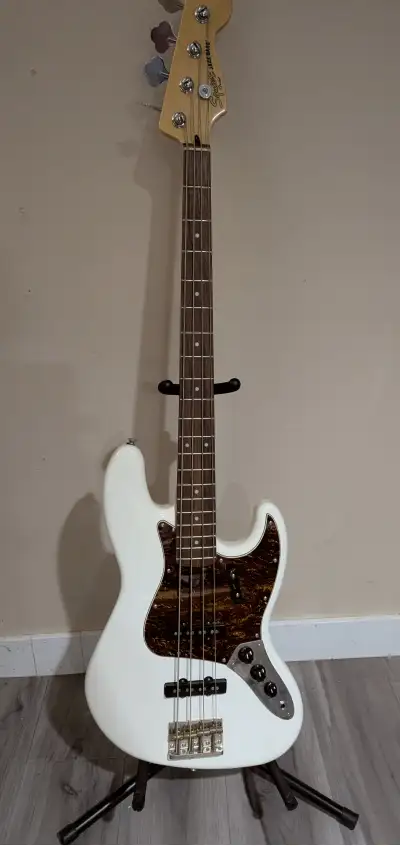 As the title might suggest, this is a 'Partscaster' Jazz Bass I put together years ago, and honestly...
