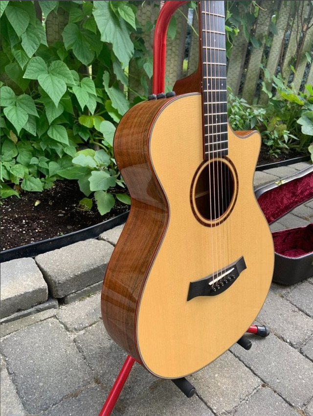 Taylor Custom GC 12-Fret w/case + docs dans Guitares  à Ville de Toronto - Image 2