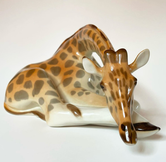 Ceramic Giraffe in Arts & Collectibles in Hamilton