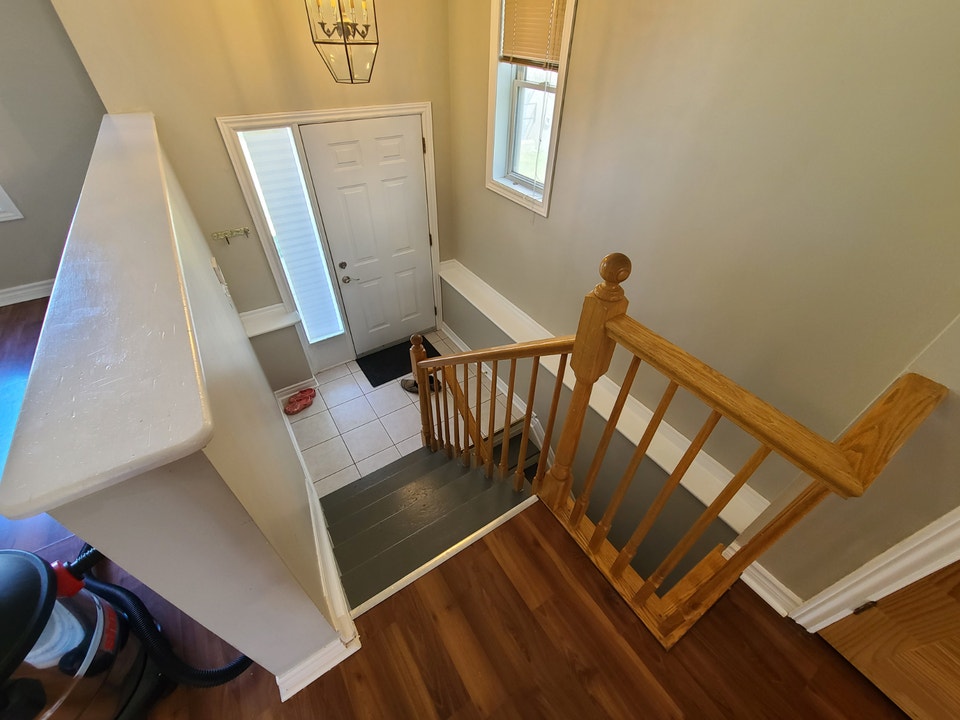 Great location, 3 bedrooms, 2 bathrooms full house 3