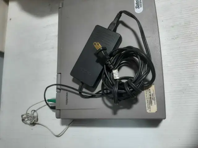 Toshiba Satellite Pro 4020CDT in Laptops in City of Montréal - Image 2