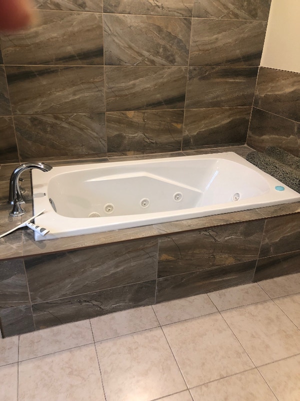 Jacuzzi tub and Shower stall on sale Plumbing, Sinks, Toilets & Showers Cambridge Kijiji