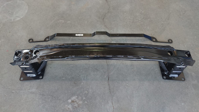 Rear bumper reinforcement bar + cover support rail in Auto Body Parts in Edmonton