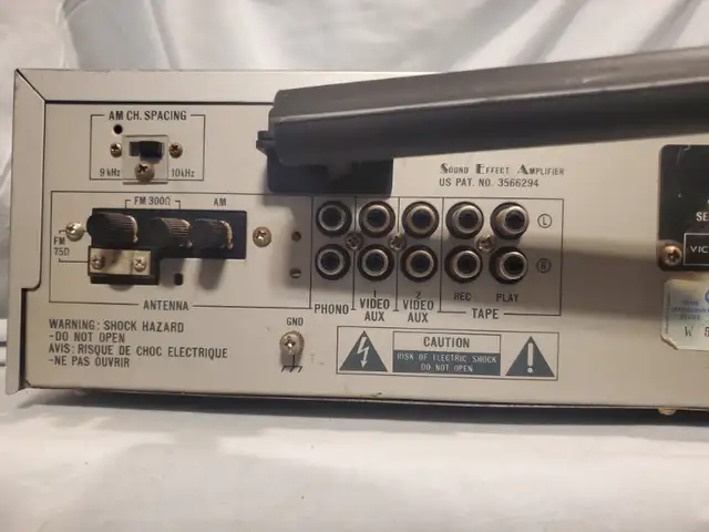 vintage JVC receiver model R-X44 in Stereo Systems & Home Theatre in Mississauga / Peel Region - Image 8