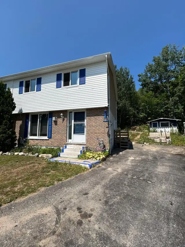  three bedroom home for rent in Elliot Lake. 