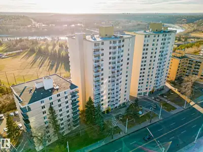 One Bedroom Condo Unit on 122 street and Jasper ave for rent. On the 15 floor with a view of downtow...