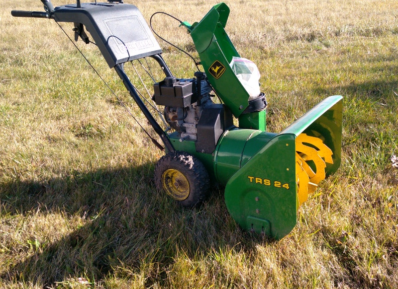 John Deere TRS 24 Snowblower Snowblowers Oakville / Halton Region