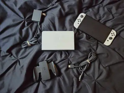 Nintendo Switch OLED, View more
