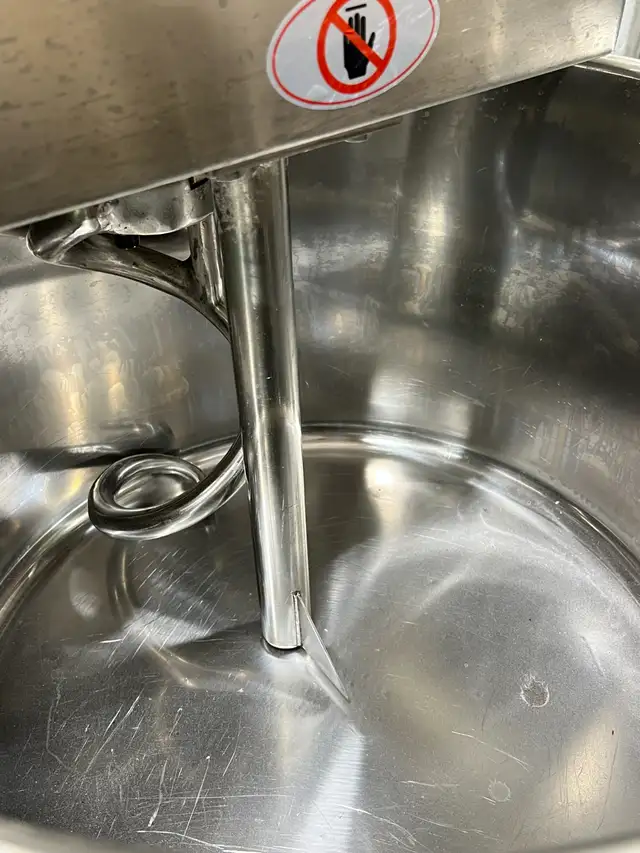 LARGE 80L Industrial Food Mixer – MF-SSD-80 (2600W, 220V) in Industrial Kitchen Supplies in City of Toronto - Image 6