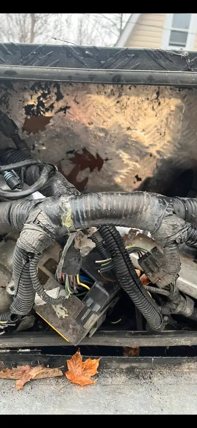 Selling a used factory jeep xj (1984-2001) mail wiring harness, fuse box, a multiple sensors connect...