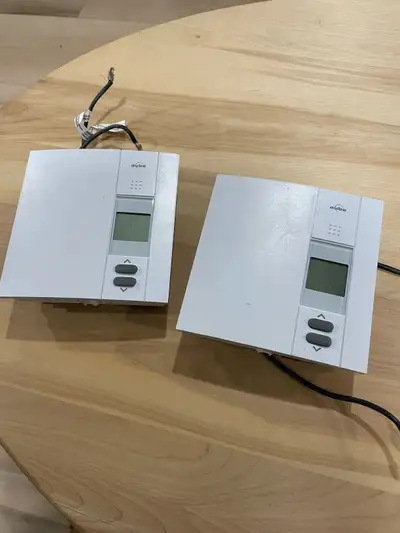 Thermostats à plinthes électriques + 1 plinthe Stelpro 1250w, View more