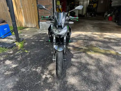 Hello everyone, I’m selling my 2023 Kawasaki Z650 It only have 2131 km never driven that much. I’ve...