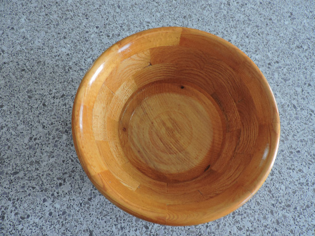 Wooden Bowl - 9 Inches in Arts & Collectibles in Regina - Image 3