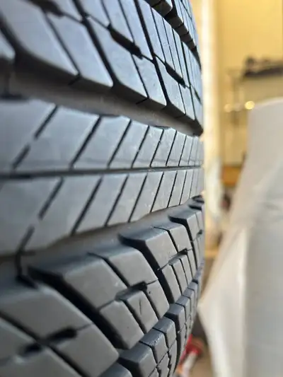 Tire size 225/50R17 Tire depth 7/32 all of them.