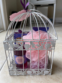 Brand new Casa Belle bird cage gift set