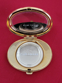 BRAND NEW, ESTEE' LAUDER WAVES OF GOLD COMPACT LUCIDITY!!!