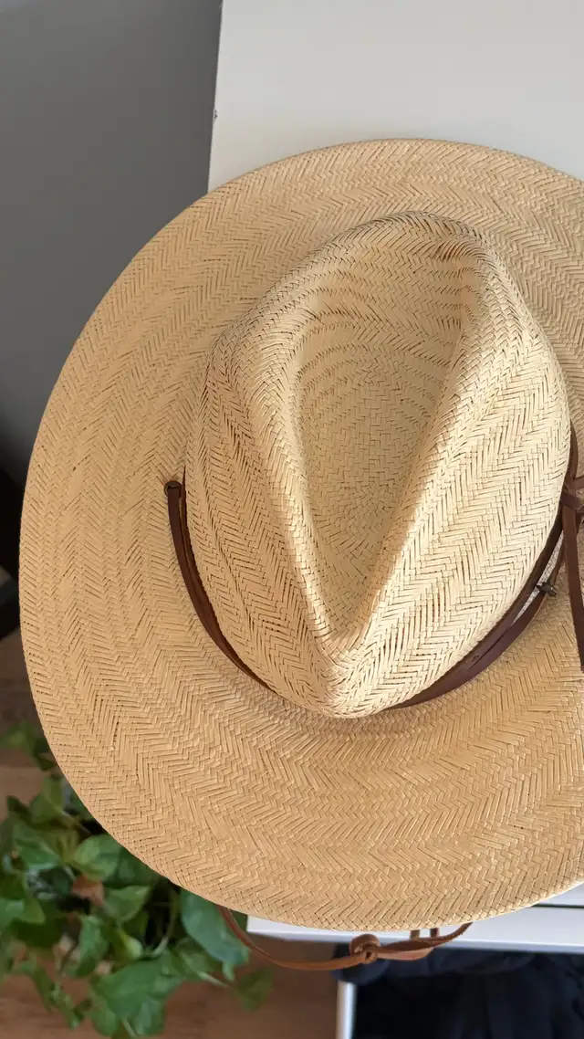 WYETH Wide Brim Straw Sun Hat with Leather Chin Strap – OS in Other in Barrie - Image 6