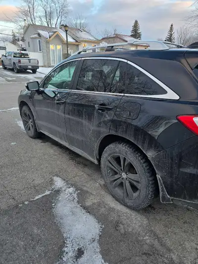 Description Acura RDX 2016 en excellent état, très fiable et bien entretenue. Véhicule propre, confo...
