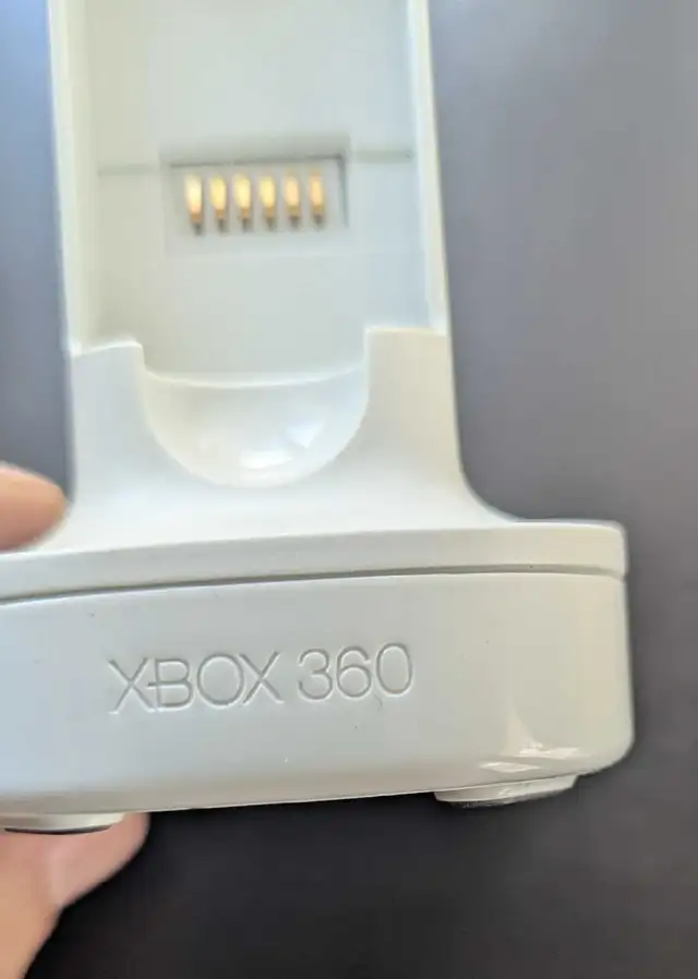 Chargeur manettes Xbox 360 in XBOX 360 in City of Montréal - Image 5