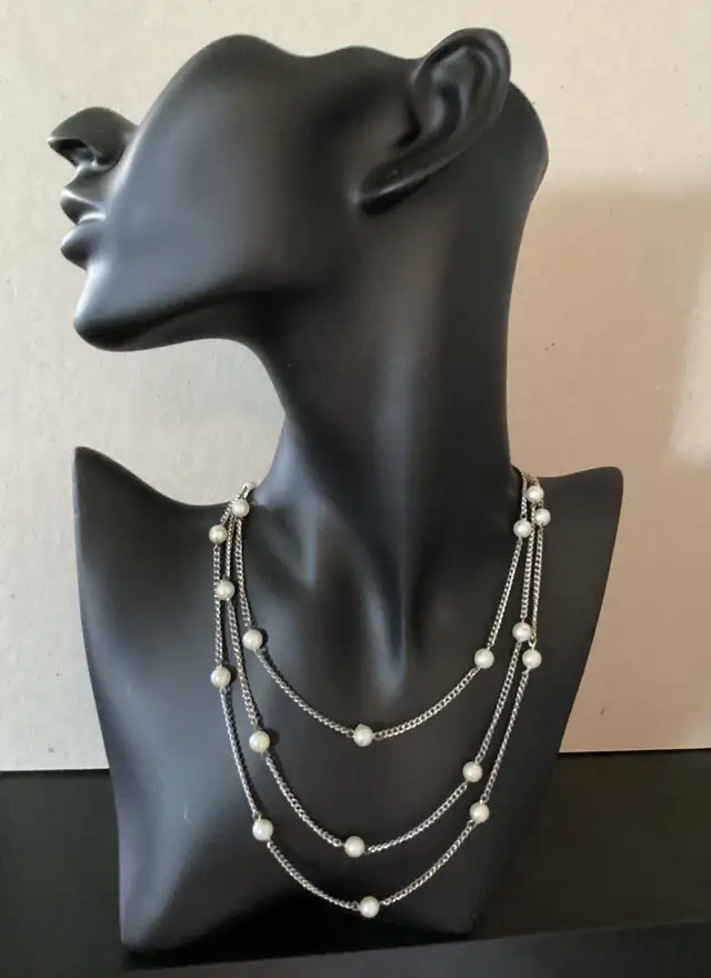 Long Silver Tone Chain Necklace with Pearls Fashion Jewelry in Jewellery & Watches in West Island - Image 4