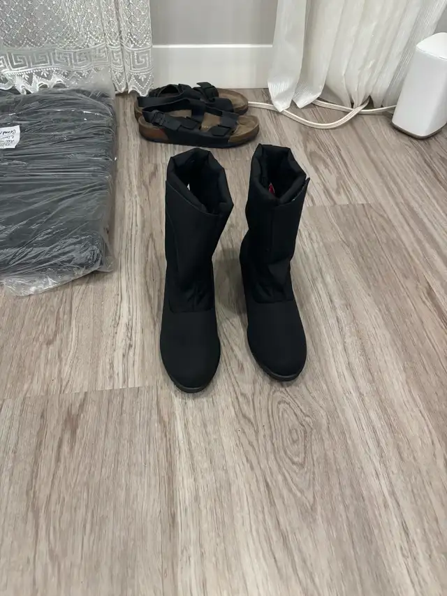 The Warmers Canada Waterproof Winter Boots – Women’s  in Women's - Shoes in City of Toronto - Image 3