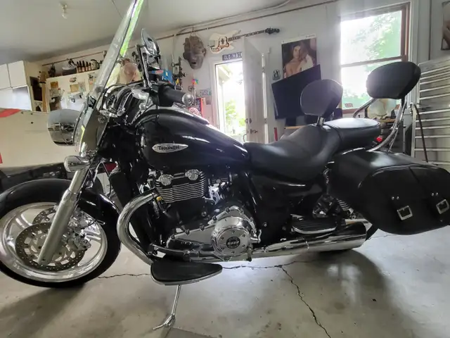 2010 triumph thunderbird storm in Street, Cruisers & Choppers in Winnipeg - Image 4