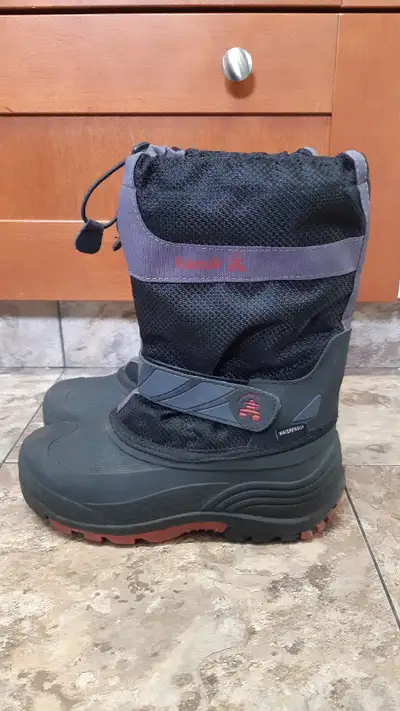 Kamik winter boots size 4 snow boots, View more