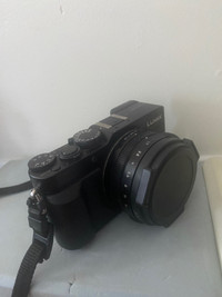 Lumix DMC-LX100 Excellent Condition with charger and 2 battery