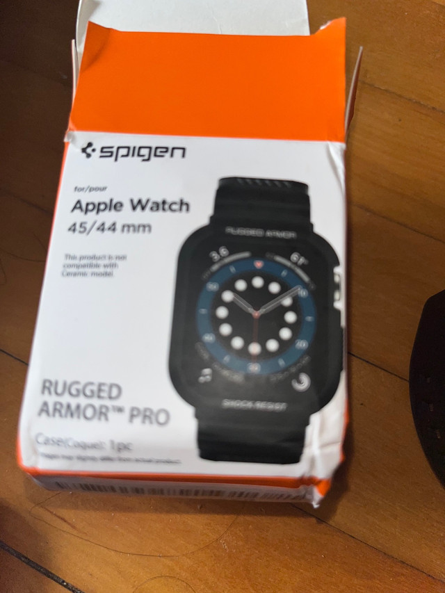 Spigen Coque Rugged Armor Pro Apple Watch/case dans Autre  à Ville de Montréal - Image 4