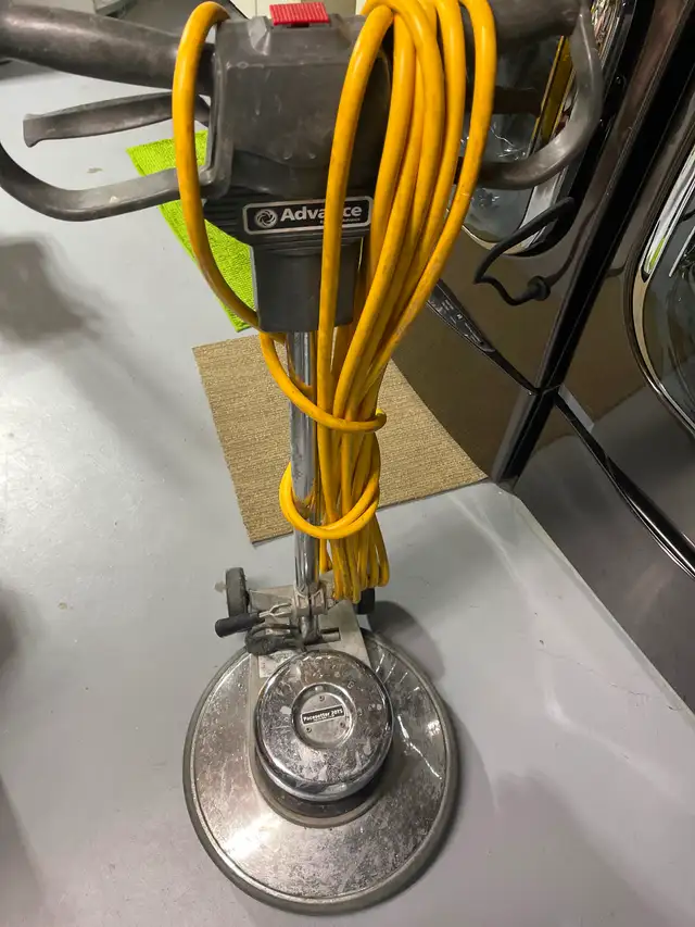 Advance Pacesetter 20TS Floor Buffer