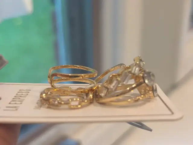 6 Pack of 14k Gold Plated Rings63234628586113122