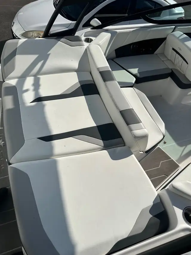 2022 Regal 2000 ESX in Powerboats & Motorboats in Saint John - Image 9