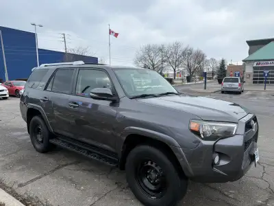 4.0L V6 engine, 5-speed automatic transmission, 7 seats. Rugged SUV equipped with navigation, backup...