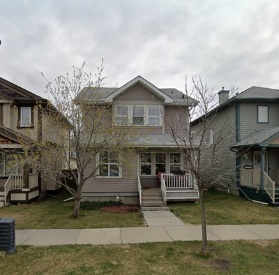 Available June 1st! A spacious 1400 sqft two-storey home located in Terwillegar Towne. This well-des...