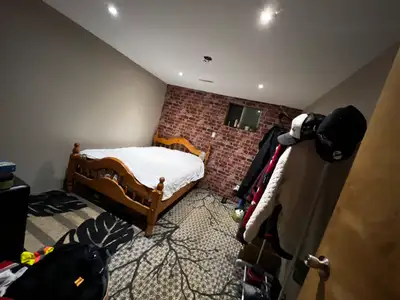 Furnished basement bedroom $750 , Yonge / King rd Richmond hill