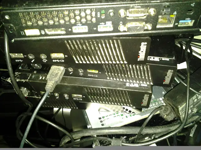 Lenovo ThinkCentre M93P SFF i5-4570 3.30GHz 8GB RAM 2tb enterpri in Desktop Computers in City of Montréal - Image 6