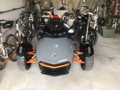 Full windshield, Hardly ridden, original purchase price $30,000