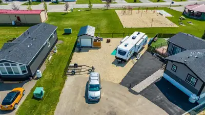 One and only piece of paradise! It comes with it all - you will not find anywhere else! Life at the...