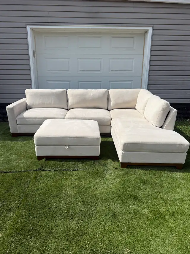 Thomasville 3 Piece Sectional 
