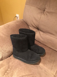 Black boots size 1