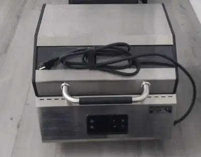 Monument Grills Electric Barbecue E1122TGCS comme neuf, View more