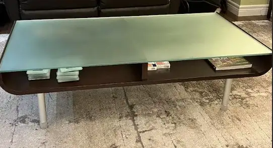 Contemporary Coffee Table in Coffee Tables in Sarnia - Image 2