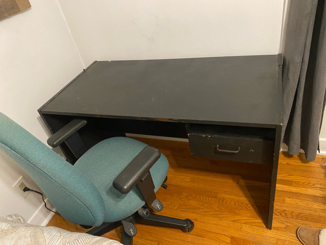 FREE Desk and Chair in Desks in Guelph