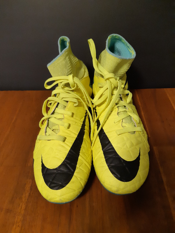 Nike Hypervenom Phantom II FG  Soccer Cleats Size 6 in Soccer in City of Toronto - Image 2