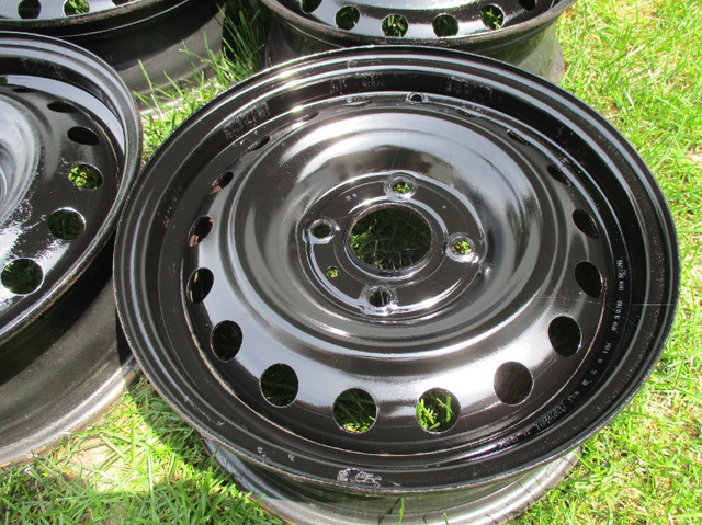 RIMS 15'' NISSAN VERSA 4-114.3mm ORIGINAL in Tires & Rims in West Island - Image 2