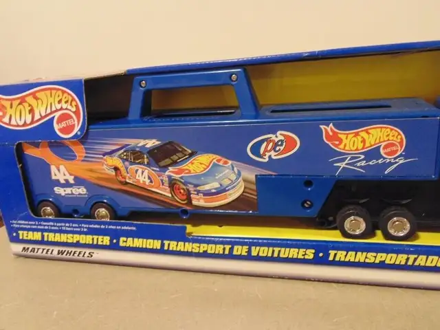 Hot Wheels Team Transporter Nascar Hot Wheels Racing #44