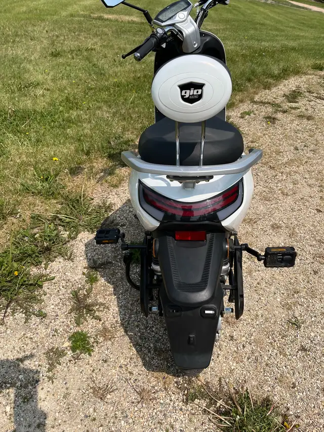 Gio Royal Scooter/Electric Bike in Scooters & Pocket Bikes in Winnipeg - Image 5