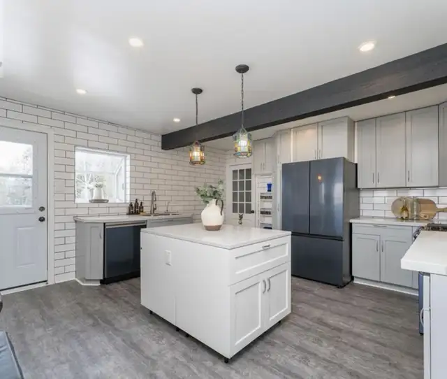 Waterfront home for rent in Long Term Rentals in Ottawa - Image 9